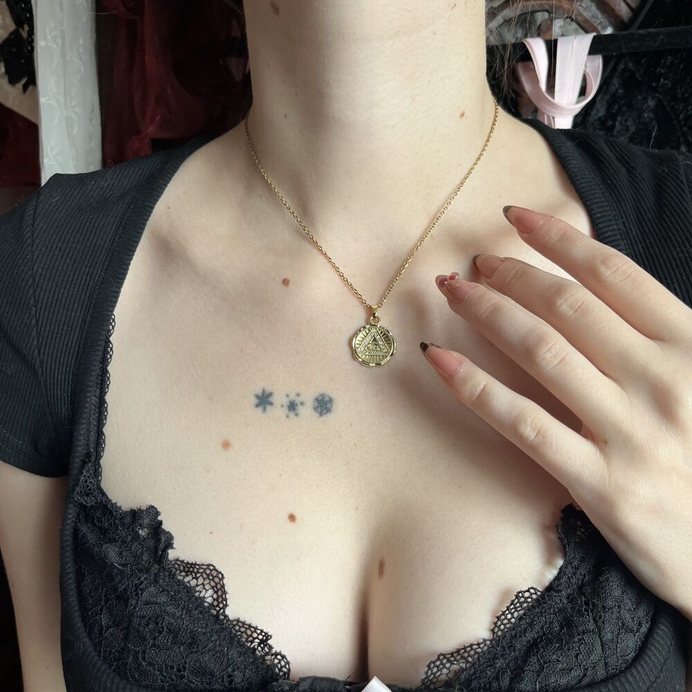 Dainty Gold Tone Evil Eye Pyramid Necklace 16 Inch Y2K Bohemian Whimsygoth